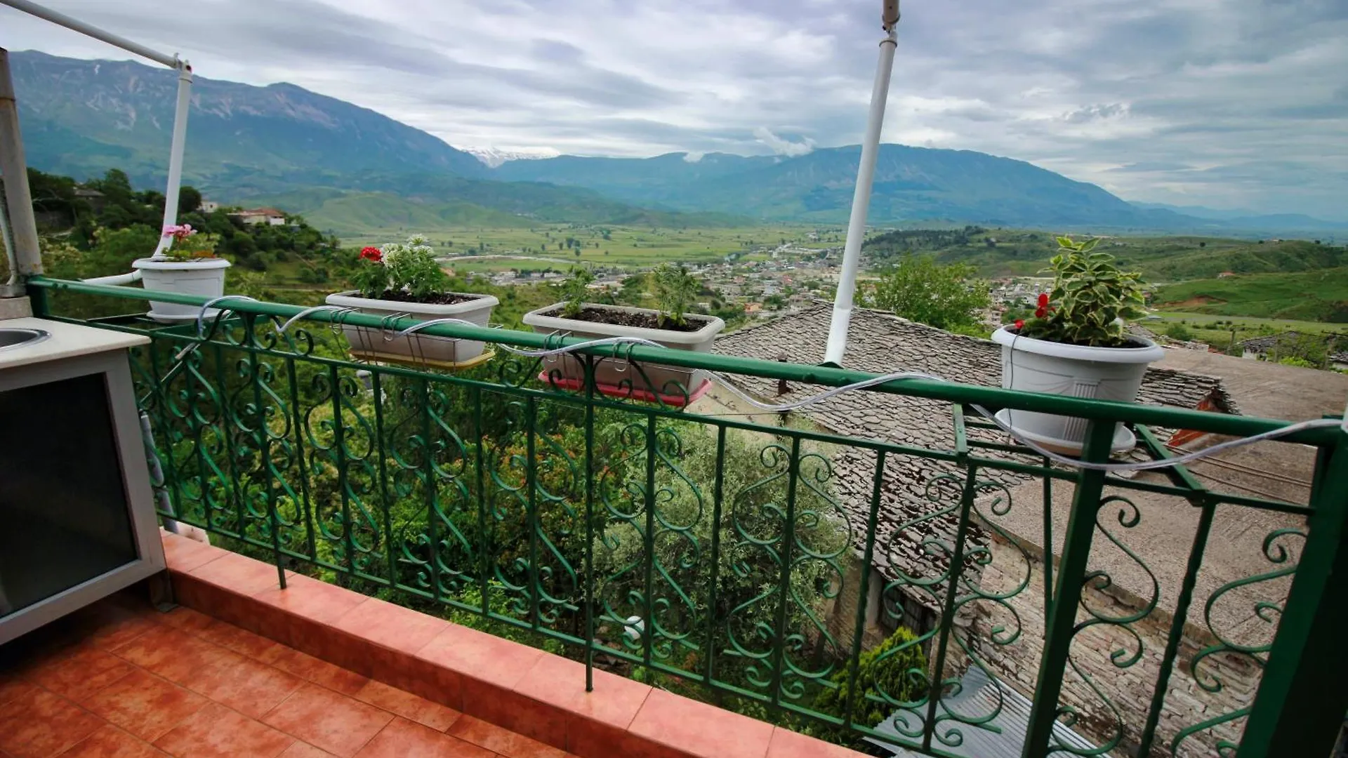 Elisa Apartment Gjirokastër 0*,  Albanien